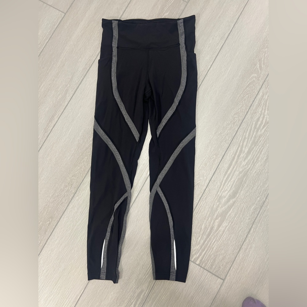 Lululemon Wild Twist 7/8 Tight 25” size 6
